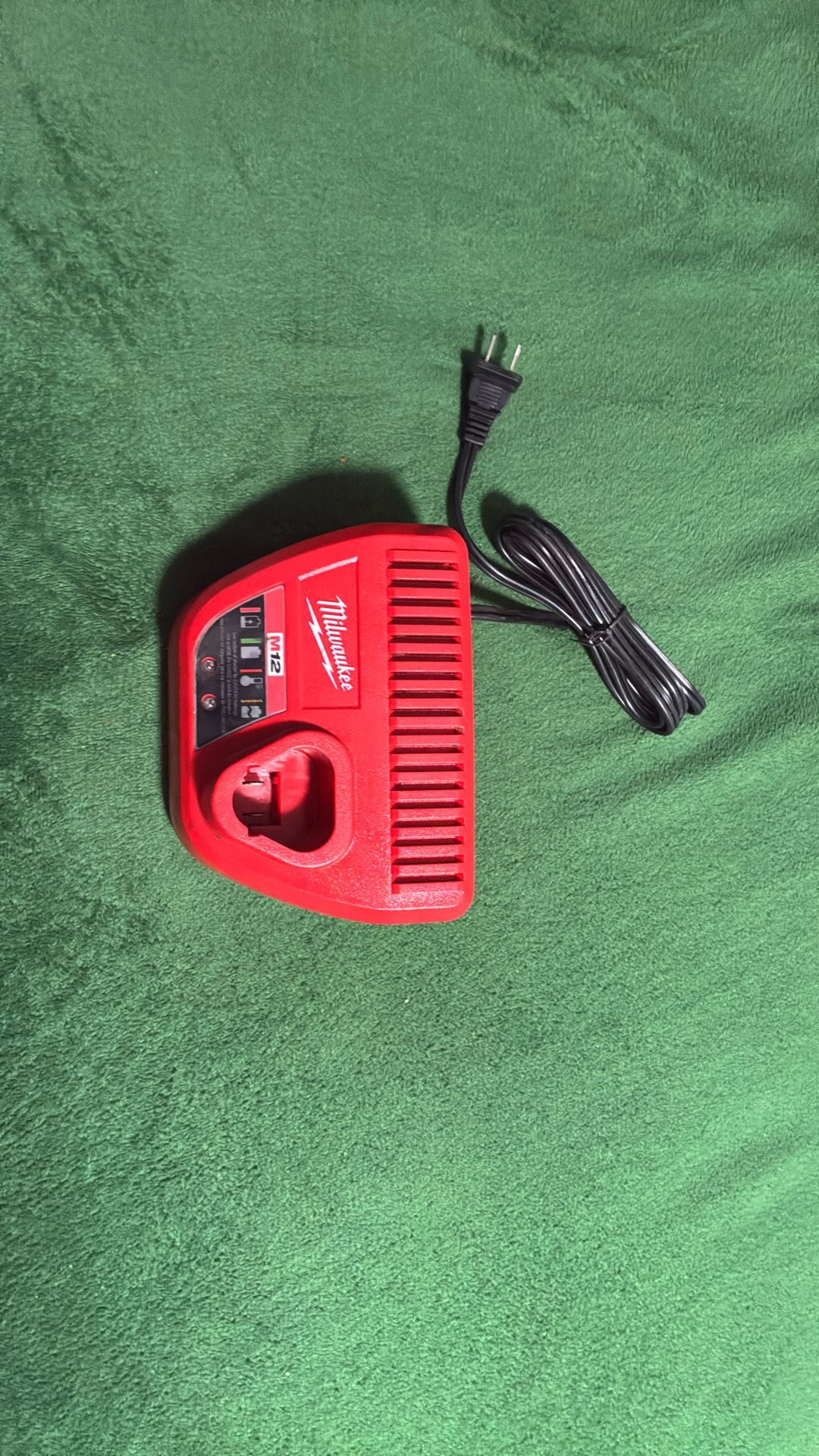 Milwaukee M12 Charger