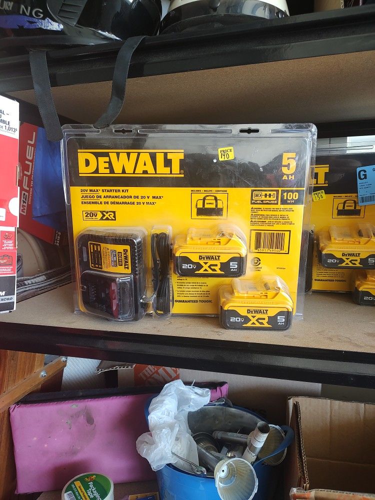 DeWalt 20 V Max XR Starter Kit.... Whit 5.0 XR  Battery And Bag