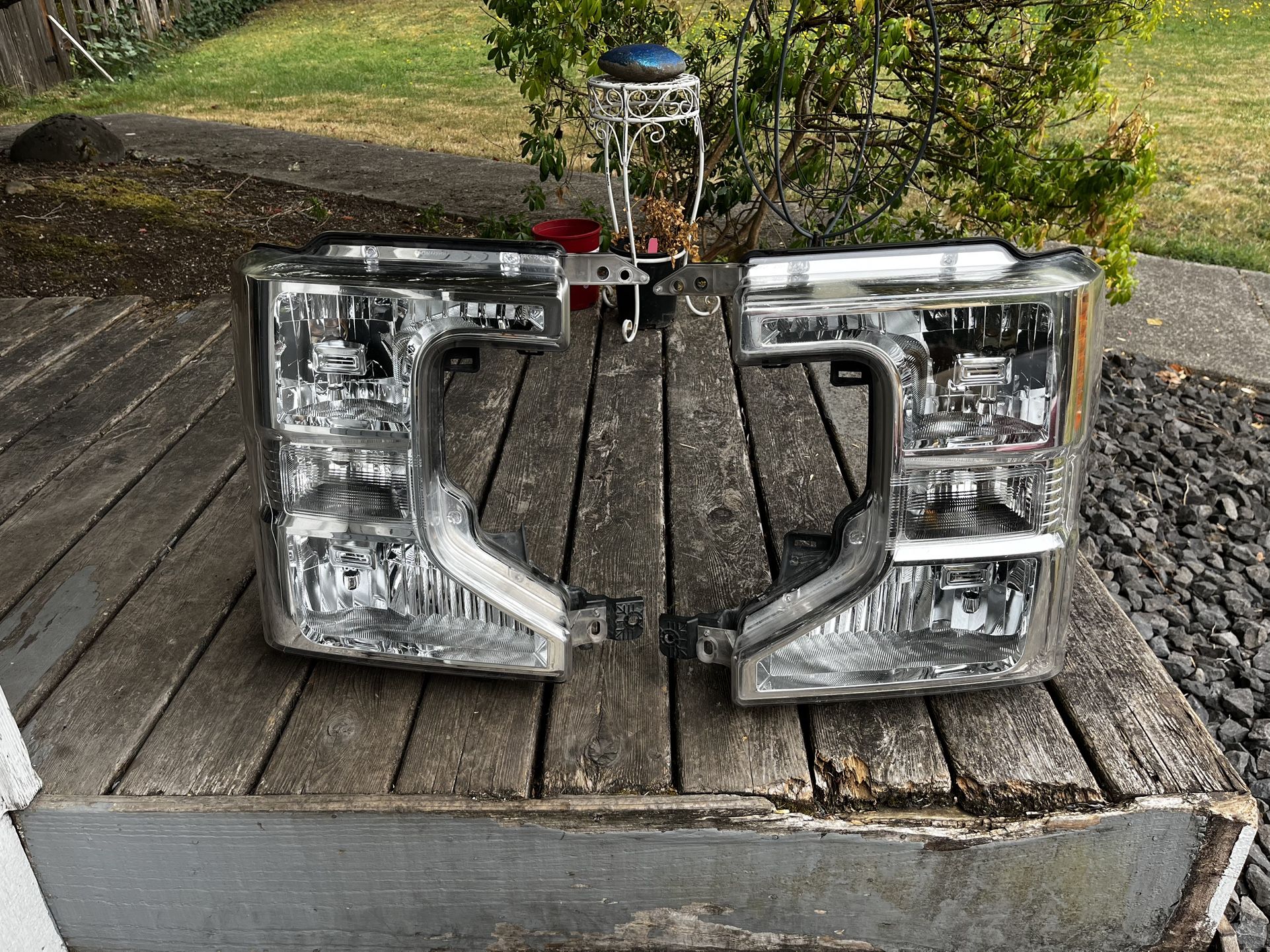 2020 F250 Stock Headlights