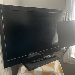 35” TV and flat antenna