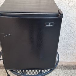 Mini-Fridge 