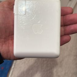 Apple Charger 140 W USB C