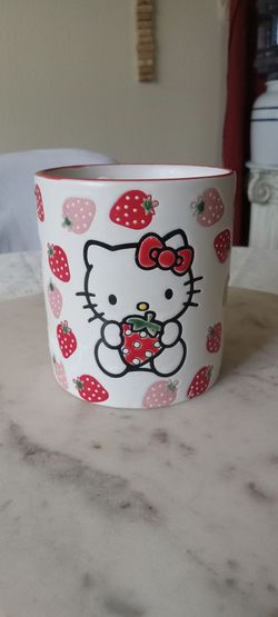 Hello Kitty Strawberry Scented Candle