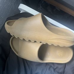 Yeezy Slide