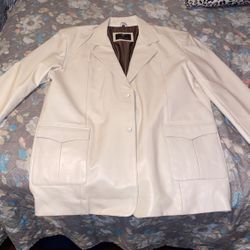 Leather western jacket  Color white size XXL Hundred  percent leather