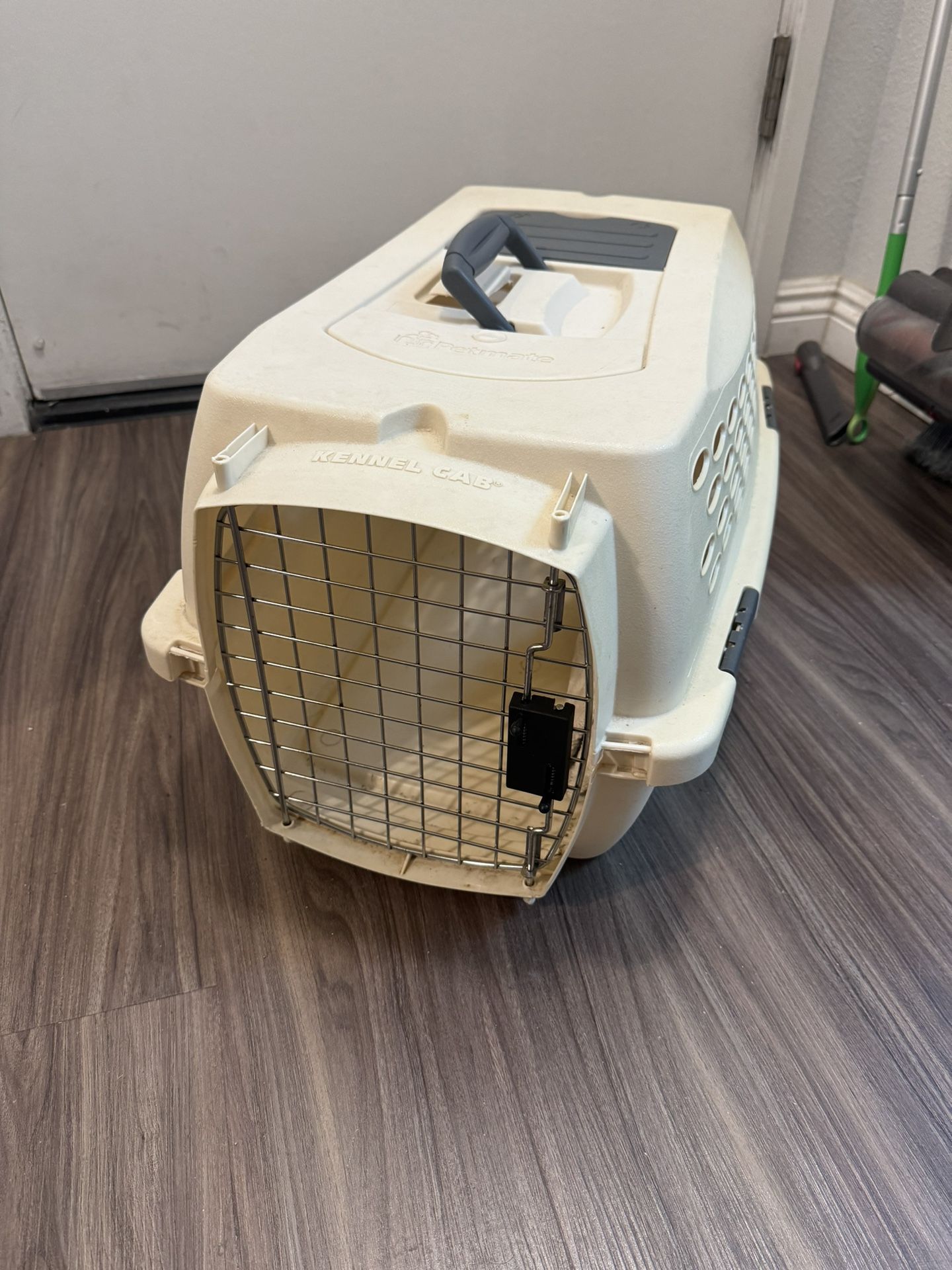 Petmate Kennel Cab Carrier