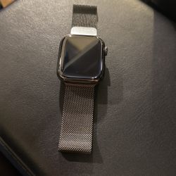 Apple Watch 7 Titanium Edition 45mm