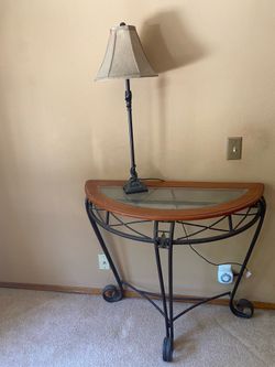 Living room table & lamp