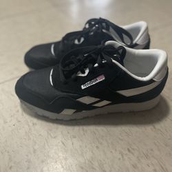 Old School Reeboks Size 5.5 Youth 