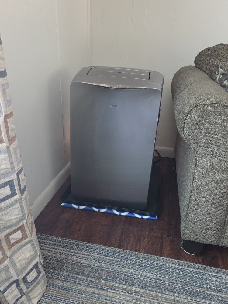 LG PORTABLE AIR CONDITION