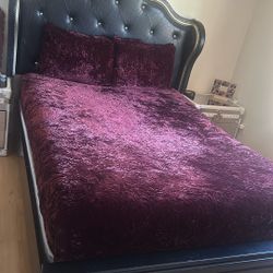 Queen Bed Black 