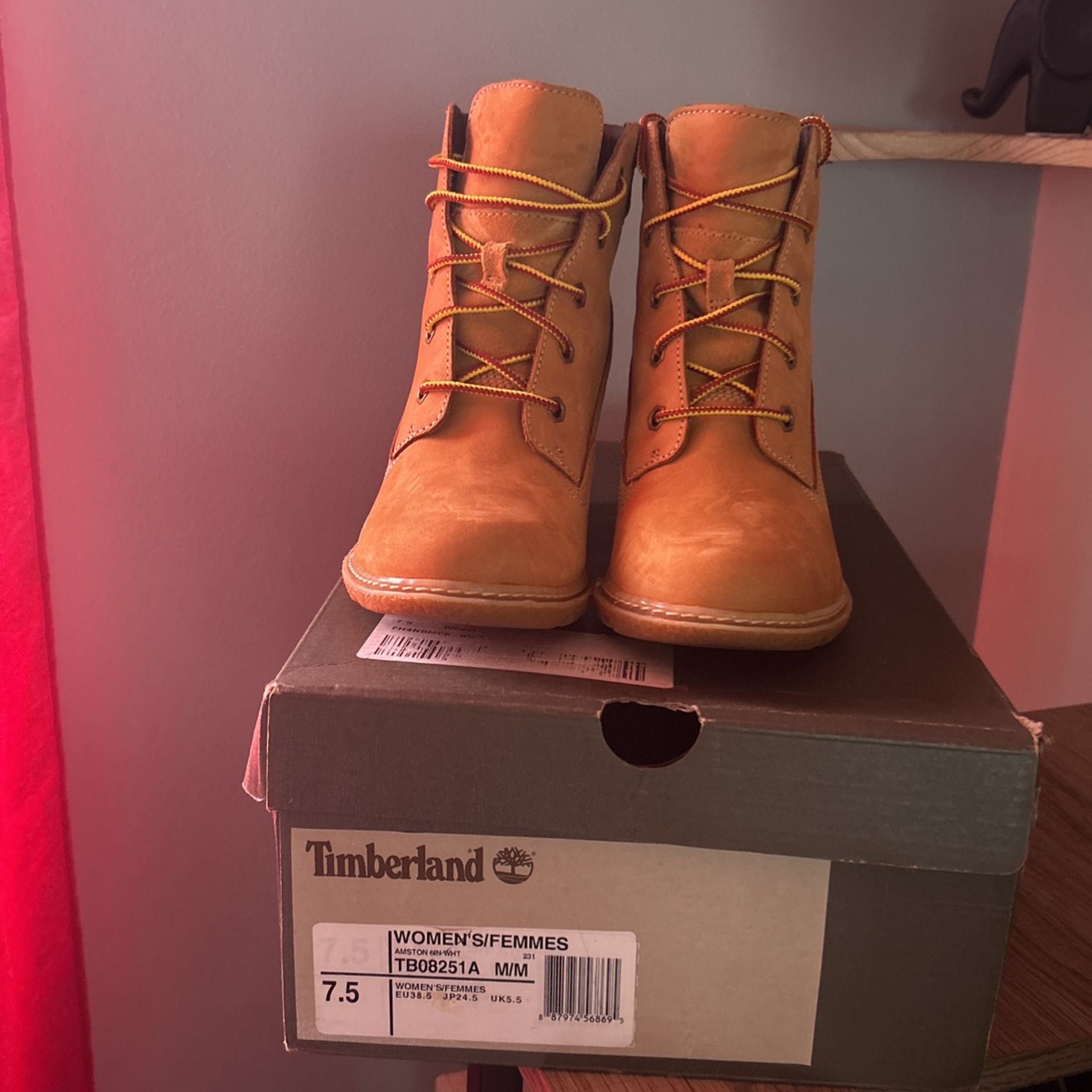 Timberland Women’s Wedge Boots 7.5 