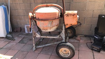 Cement mixer