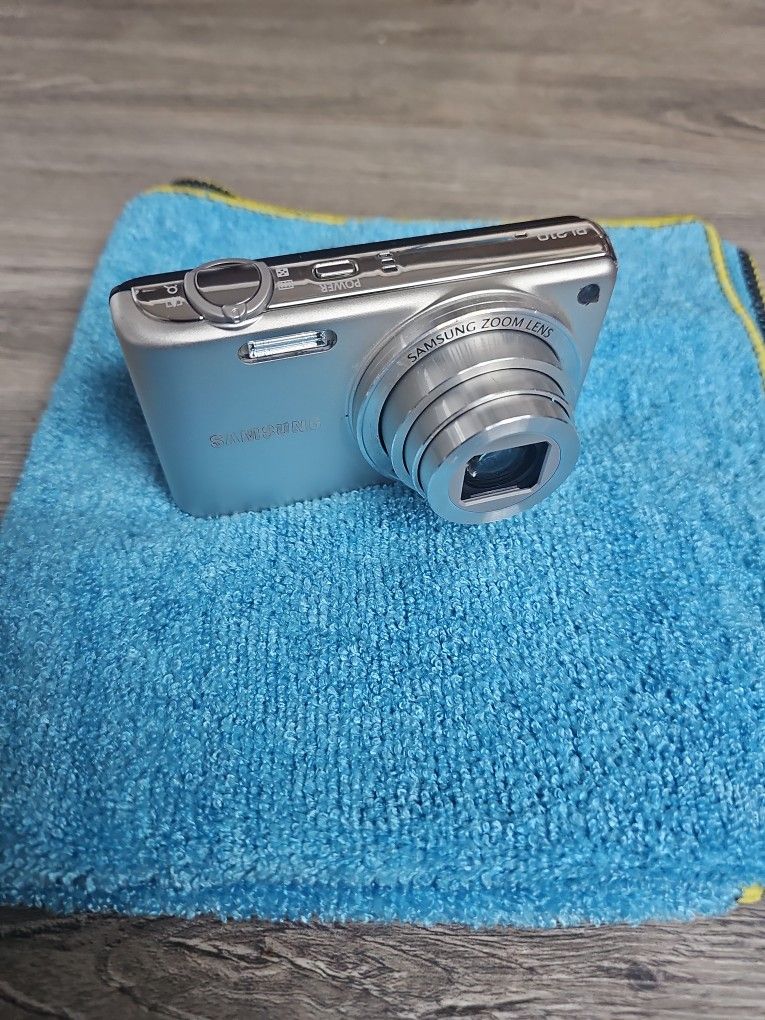 SAMSUNG PL210 DIGITAL CAMERA