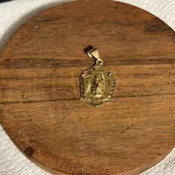 14k Virgin Marry Pendant
