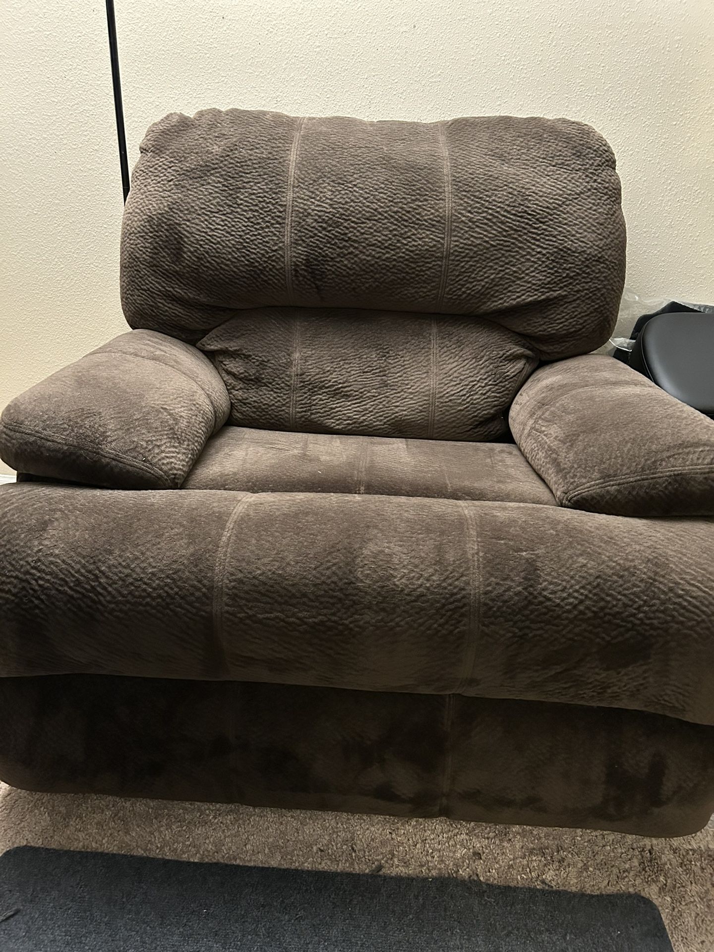 Brown Microfiber Recliner – Plush Upholstery
