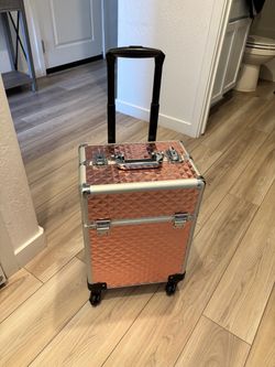 Beauty rolling cart
