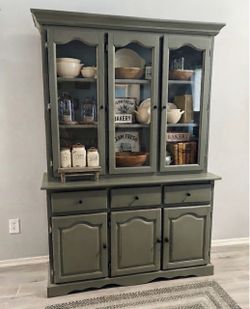 2pc China Cabinet / Buffet Hutch - local delivery available