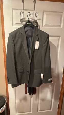 Haggar Suit. Never worn. Tags still on it