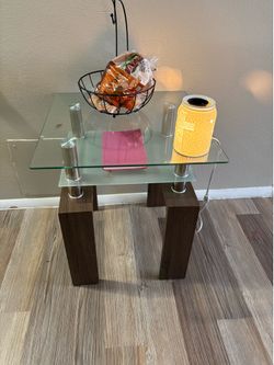 GLASS COFFEE TABLES
