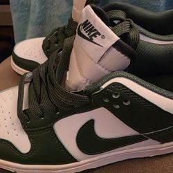 Nike Dunks Size 6.5
