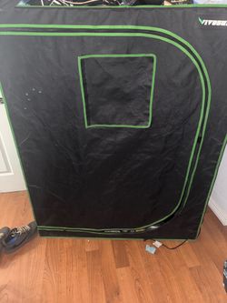 Vivosun Grow tent 2x4