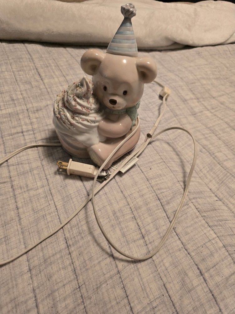 Vintage 1997 Teddy bear with cupcake Night light