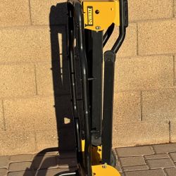 DEWALT Rolling Table Saw Stand