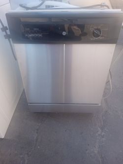 GE STAINLESS STEEL DISHWASHER 
