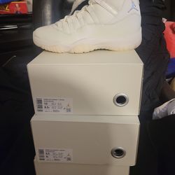 Jordan 11 pearl sz 7.5, 8,8.5 in mens