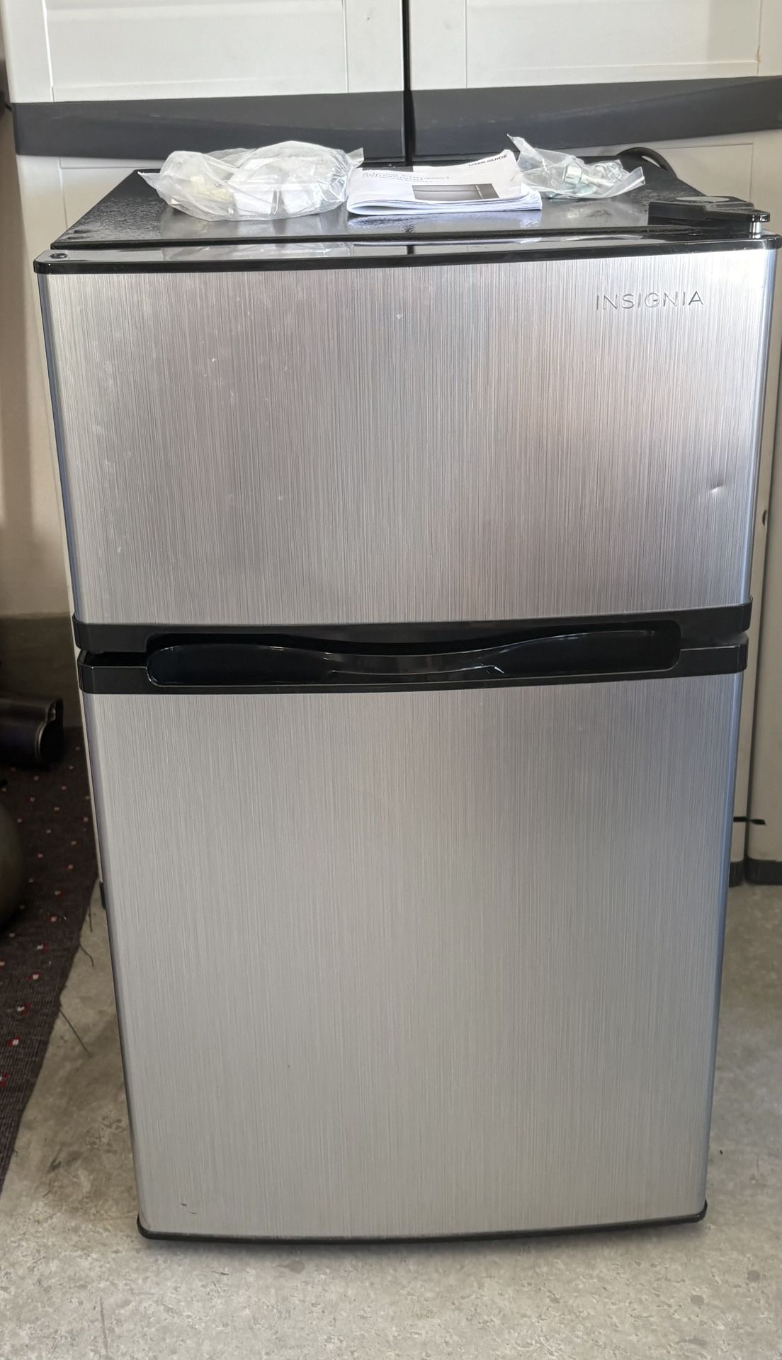 Insignia 3.0 Cu Ft Mini Fridge