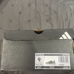 Brand New Sneaker Adidas Size 9 Men