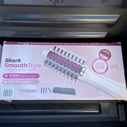 Shark SmoothStyle Heated Comb Straightener + Smoother.