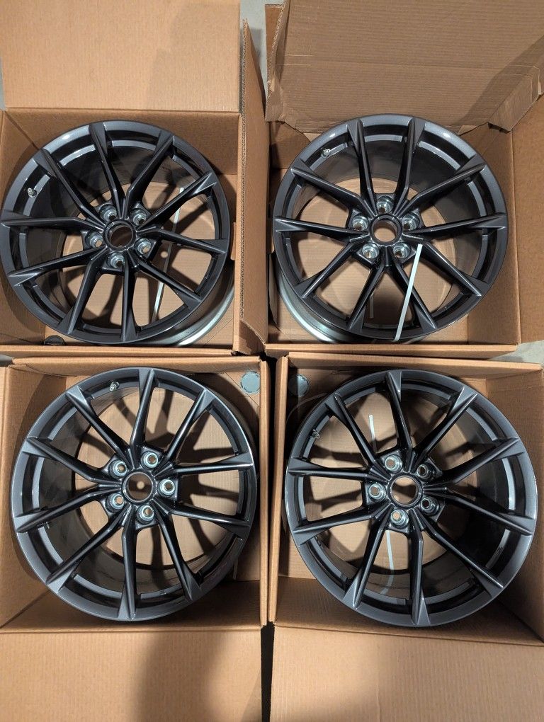19" x 9.5" Honda Wheels