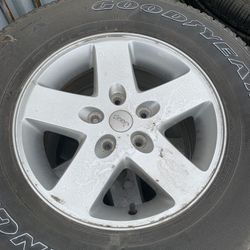 Jeep wheels & tires - 255/75R17