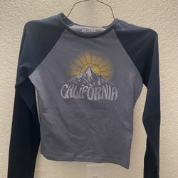 Hollister Long Sleeve Tee Size S
