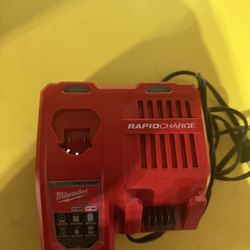 Milwaukee M12/M18 Rapid Charger