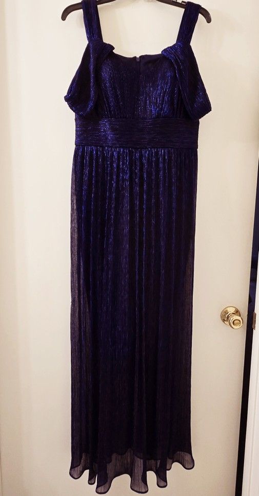 Beautiful Alex Evenings Gown [Worn once, Like new!]