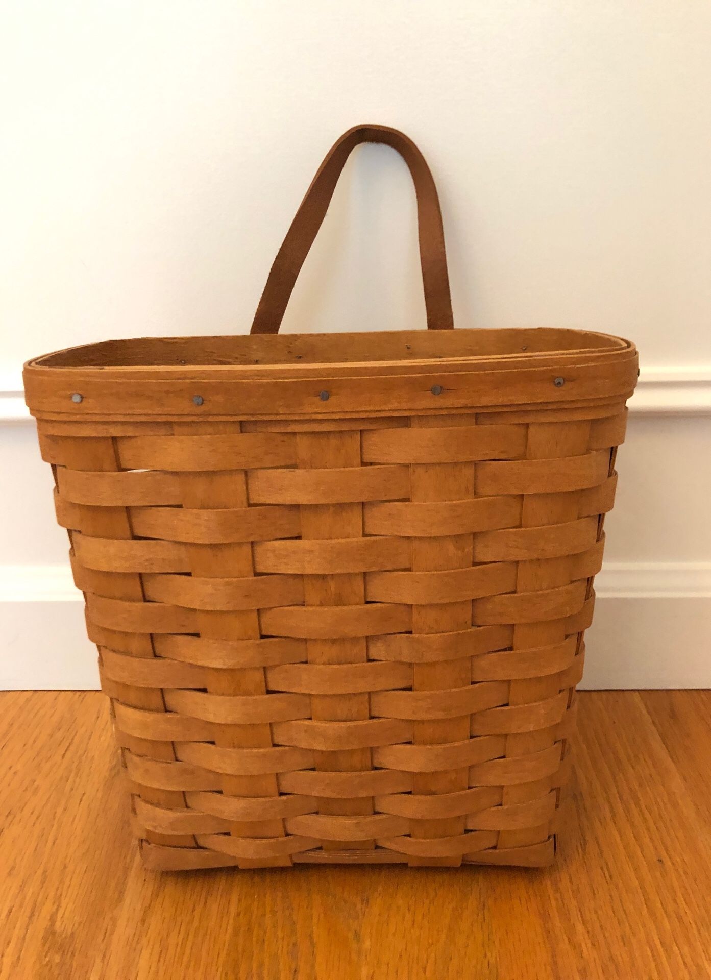 1992 Longaberger Large Hanging Key Basket