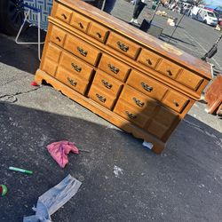 1960s Maple Dresser from Yorktown Flanders