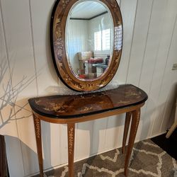 Immaculate Italian Vanity/ Entry Way Table