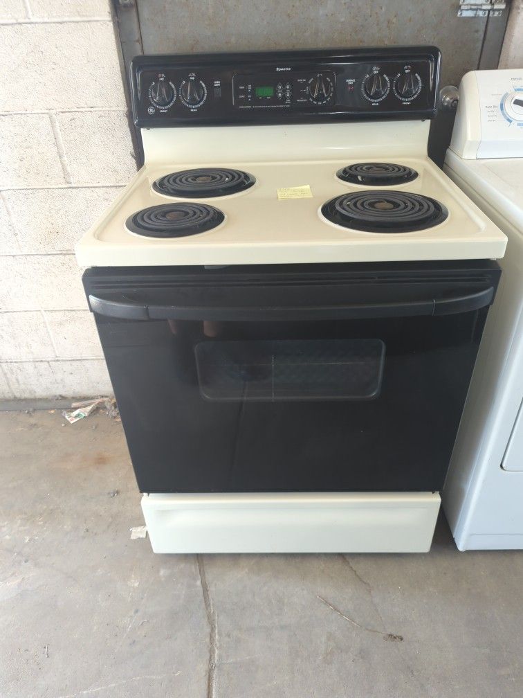 GE Spectra Self Cleaning Oven Electric Stove