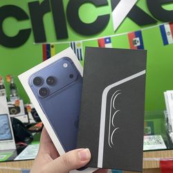 iPhone 17 Pro Max // Samsung Galaxy S26 Ultra