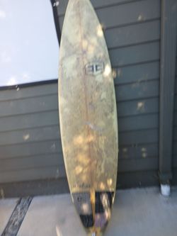 Used Hurricane shortboard Surfboard with Fins