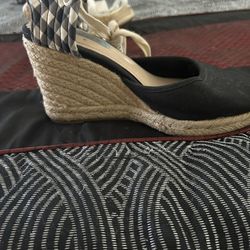Tie Up Wedges