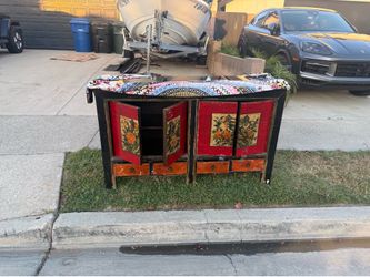 Free vintage  dresser