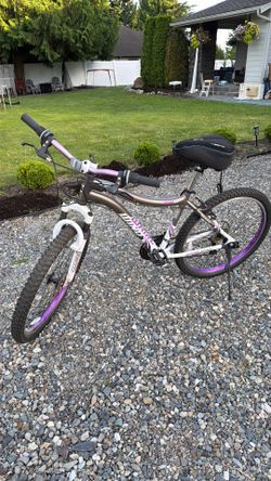 🚲 Mongoose Whirlwind Mountain Bike – Front Disc Brake – Great Condition