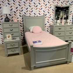 Gray Twin Bed Set.  4-pc.  (Bed, Nightstand, Dresser, Mirror). 