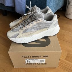 Adidas Yeezy Boost 700 V2 Cream White Grey Size 11