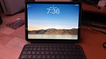 iPAD Air  5th Gen Wi-Fi 256GB model Starlight Color
